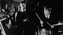 Кадр из фильма "The Beatles: Вечер трудного дня" - 2