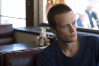 Кадр Ничто, кроме призраков