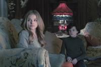 Кадр Мрачные тени