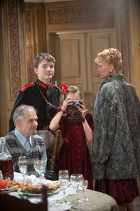 Кадр Дом с лилиями