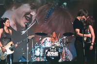 Кадр Джози и кошечки