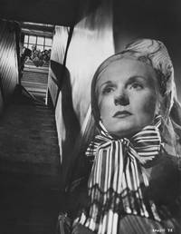 Кадр Мадлен