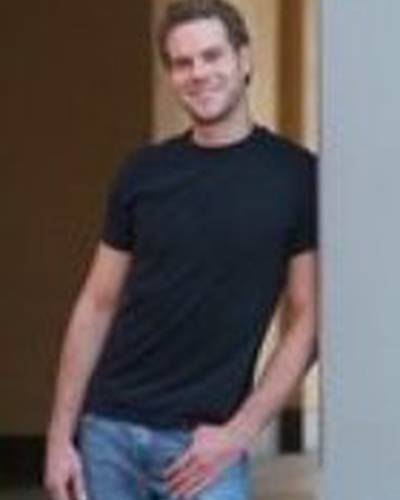 Kevin Momenee фото