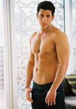 Макс Хеннард фото