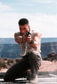 Кадр Универсальный солдат