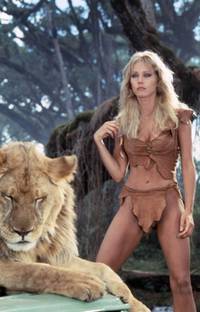 Кадр Шина – королева джунглей