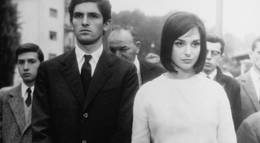 Кадр из фильма "Перед революцией" - 1