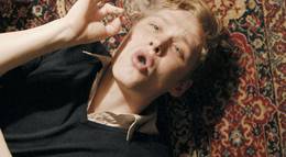 Кадр из фильма "Опоздавшая девушка" - 2