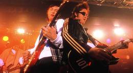 Кадр из фильма "Рокерс" - 2