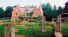 Кадр из фильма "Дьявольский особняк" - 2