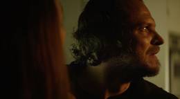 Кадр из фильма "Дом напротив" - 2