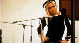 Кадр из фильма "Бархатная золотая жила" - 1