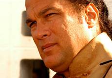 Стивен Сигал научит школьников давать отпор террористам  