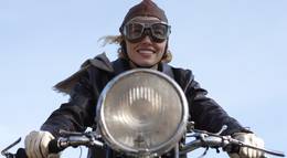 Кадр из фильма "Легкое поведение" - 1