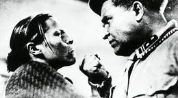 Кадр из фильма "Борцы" - 2