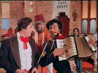 Кадр Амар,  Акбар, Антони