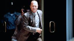 Кадр из фильма "Абсолютная власть" - 1