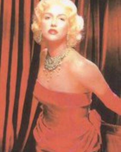 Поппи Монтгомери фото