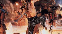 Кадр из фильма "Эйс Вентура 2: Когда зовет природа" - 1