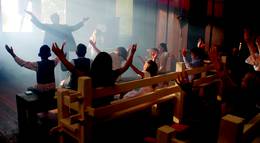 Кадр из фильма "Между" - 1