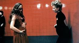 Кадр из фильма "Будущее – это женщина" - 2