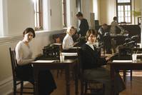 Кадр Ниже холма 60