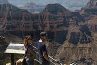 Кадр Ничто, кроме призраков