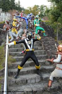 Кадр Gekijô ban Enjin sentai gôonjâ VS Gekirenjâ