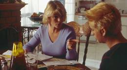 Кадр из фильма "Предательство" - 2