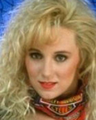 Мелани Мур фото