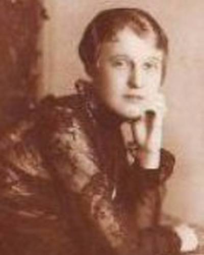 Гасси Холл фото