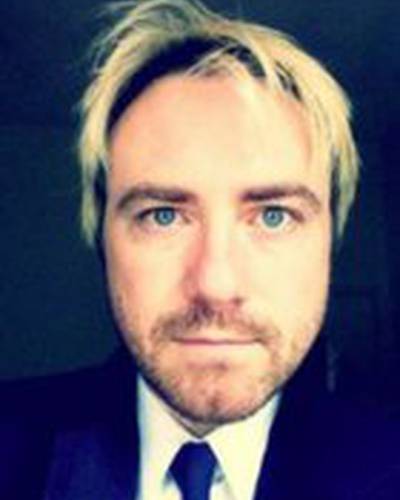 Дэнис Хеннели фото