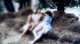 Кадр из фильма "Нежные кузины" - 2