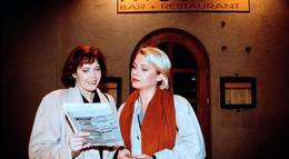 Кадр из фильма "Секспадение" - 2