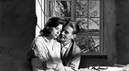 Кадр из фильма "Сквозь тёмное стекло" - 1