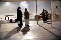 Кадр И корабль плывет