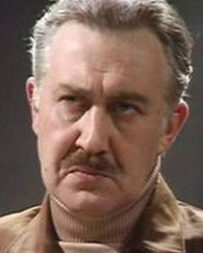 Айвор Робертс фото