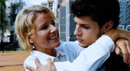 Кадр из фильма "Никто кроме тебя" - 2