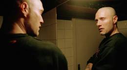 Кадр из фильма "Дилер 2" - 1