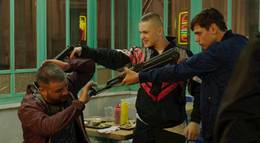 Кадр из фильма "Пираньи Неаполя" - 1