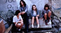 Кадр из фильма "Цементный сад" - 1