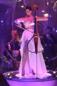 Кадр Подруга наполовину