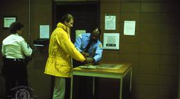 Кадр из фильма "Сорвать маску" - 2