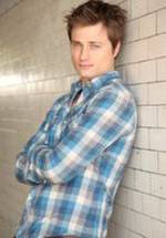 Джош Холт фото