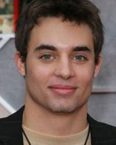 Тревор Блумас фото