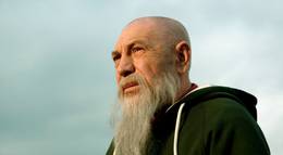 Кадр из фильма "}{отт@бь)ч" - 1