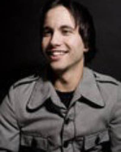 Louis Mendiola фото