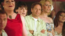 Кадр из фильма "В шоу только девушки" - 2