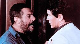 Кадр из фильма "По ту сторону двери" - 2