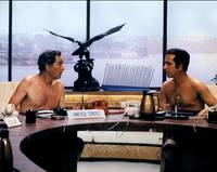 Кадр Обнаженная Бомба